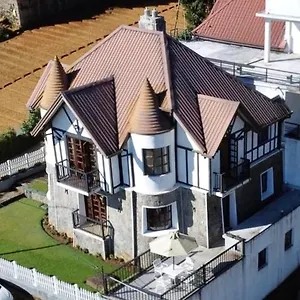 3* Hotel De Roshe